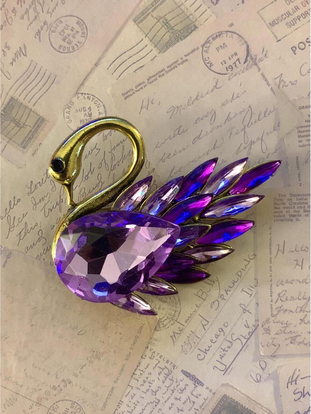 Sparkling Purple Crystal Swan Brooch - Glamorous Feathered Elegance